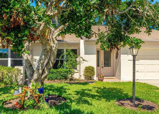 Property at 4172 Oakhurst Cir W, Sarasota, FL 34233, 2 beds, 2 baths