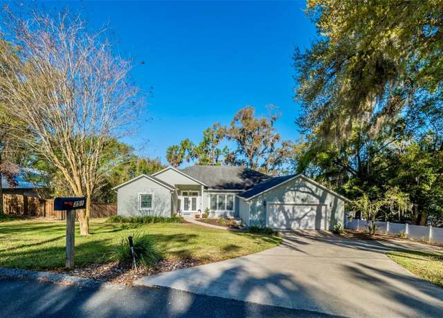 Property at 351 Groveland Rd, Mount Dora, FL 32757, 3 beds, 2.5 baths