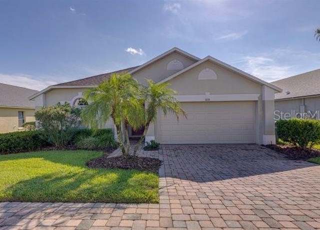 Property at 926 Balmoral Dr, Davenport, FL 33896, 4 beds, 3 baths
