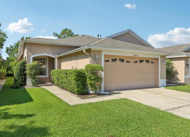 Property at 31447 Shaker Cir, Wesley Chapel, FL 33543, 2 beds, 2 baths