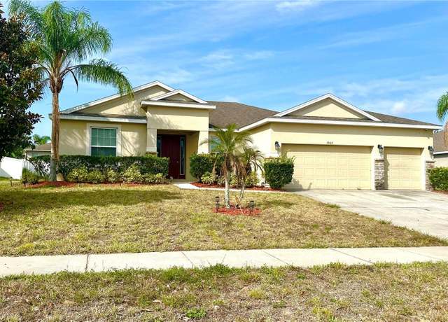 Property at 1062 Rock Creek St, Apopka, FL 32712, 4 beds, 2 baths