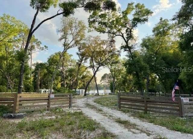 Property at 101 Mcmeekin Rd, Hawthorne, FL 32640