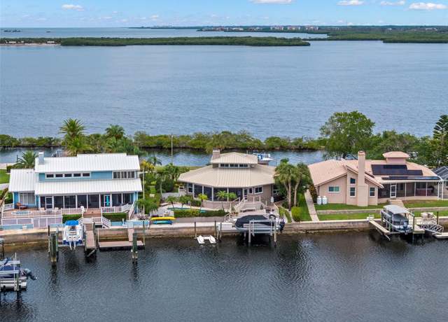 Property at 5782 Westshore Dr, New Port Richey, FL 34652, 2 beds, 2 baths