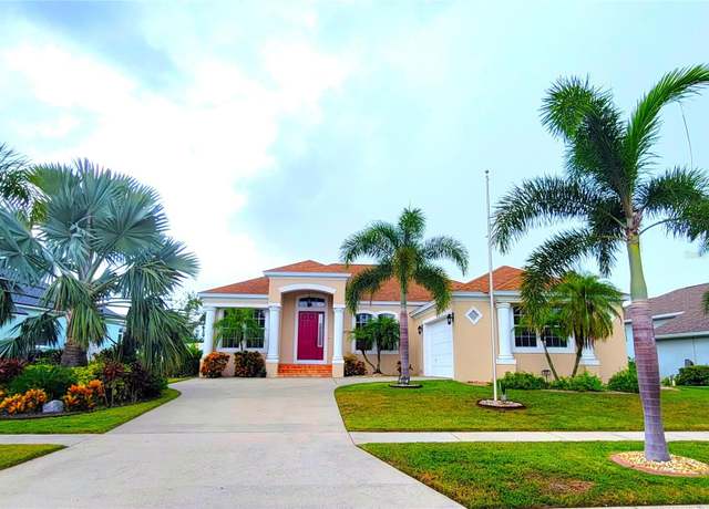 Property at 902 Bunker View Dr, Apollo Beach, FL 33572, 3 beds, 2 baths