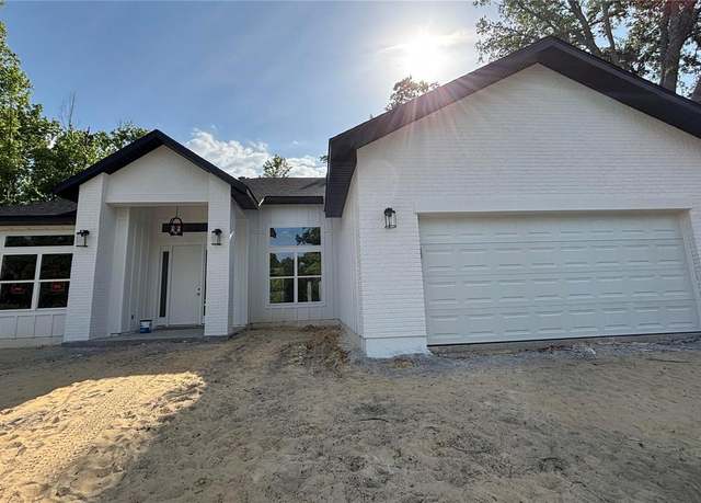 Property at 10616 NW 61st Ter, Alachua, FL 32615, 3 beds, 2 baths