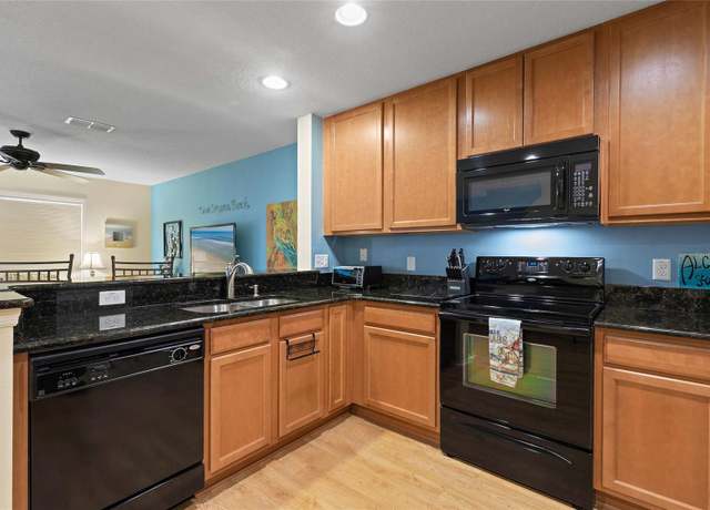 Property at 511 Mount Olympus Blvd, New Smyrna Beach, FL 32168, 2 beds, 2.5 baths
