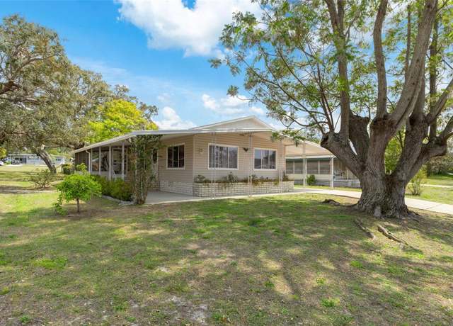 Property at 7440 First Circle Dr, Brooksville, FL 34613, 2 beds, 2 baths