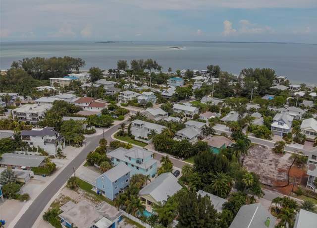 Property at 796 Jacaranda Rd, Anna Maria, FL 34216, 4 beds, 2.5 baths