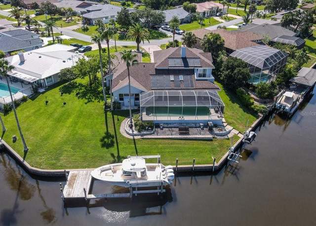 Property at 39 Cottonwood Ct, Palm Coast, FL 32137, 4 beds, 4.5 baths
