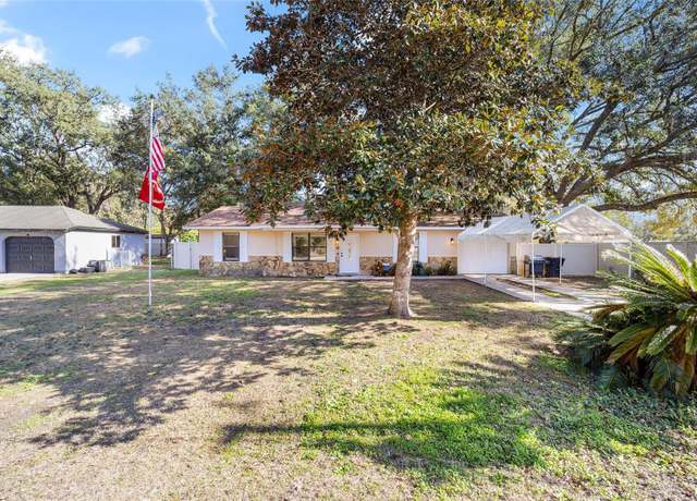 Property at 18 Pine Circle Dr, Ocala, FL 34472, 3 beds, 2 baths