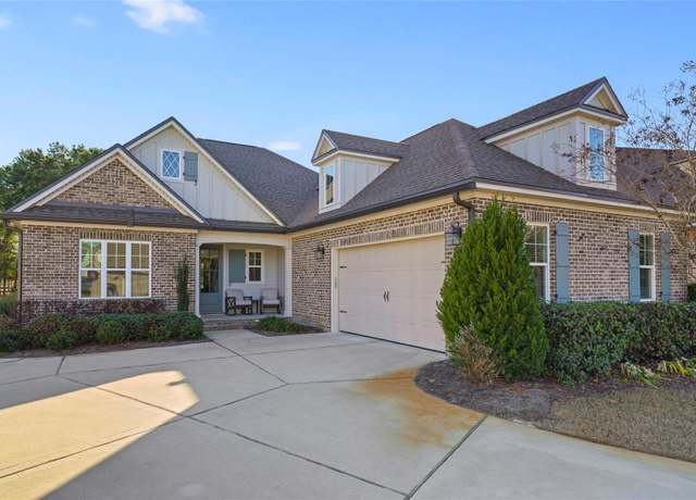 Property at 636 Meadow Lake Dr, Freeport, FL 32439, 4 beds, 3 baths
