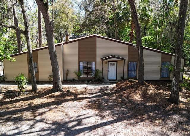 Property at 1111 SW 19th Pl, Gainesville, FL 32601, 2 beds, 2 baths