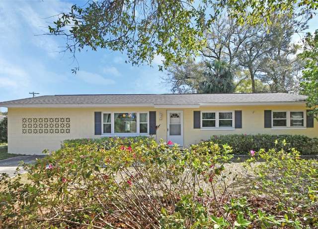 Property at 141 N Mcdonald Ave, Deland, FL 32724, 3 beds, 1.5 baths