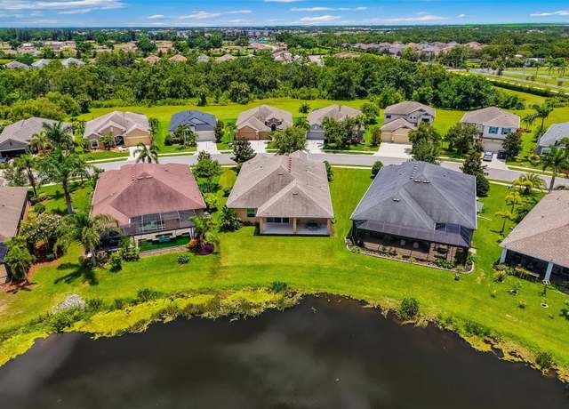 Property at 773 Rosemary Cir, Bradenton, FL 34212, 4 beds, 3.5 baths