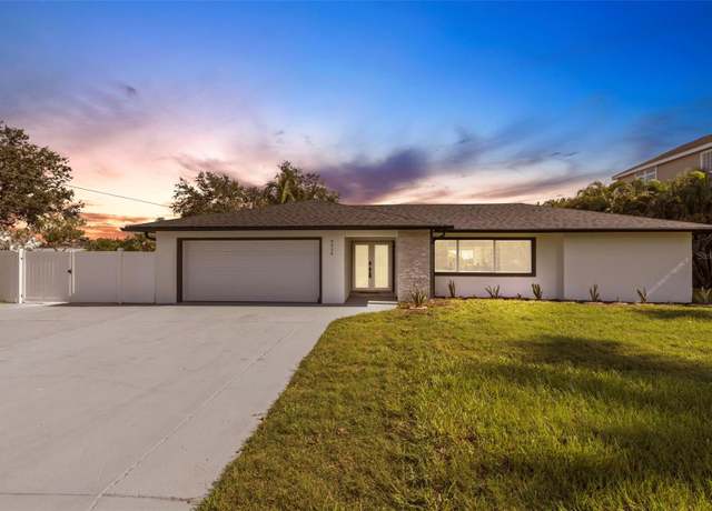 Property at 4316 Caloosa Dr, Palmetto, FL 34221, 4 beds, 4 baths