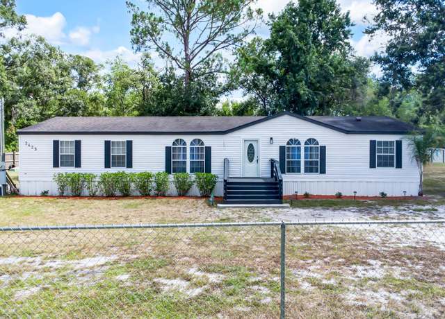 Property at 2425 Woods Trl, Lakeland, FL 33809, 4 beds, 2.5 baths