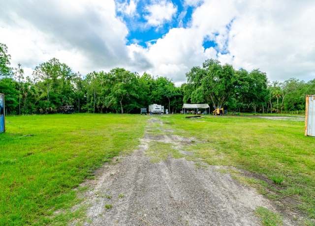 Property at 2241 Blue Fish Pl, Geneva, FL 32732
