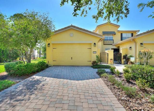 Property at 2724 Palm Tree Dr, Poinciana, FL 34759, 2 beds, 2 baths