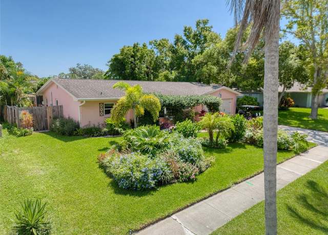 Property at 1725 Hitching Post Ln, Dunedin, FL 34698, 2 beds, 2 baths