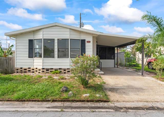 Property at 918 49th Ave W, Bradenton, FL 34207, 2 beds, 2 baths