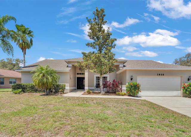 Property at 1920 Farrington Dr, Lakeland, FL 33809, 4 beds, 3.5 baths