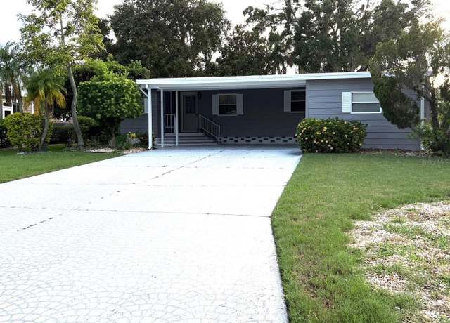Property at 8505 Monarch Pl, Palmetto, FL 34221, 2 beds, 2 baths