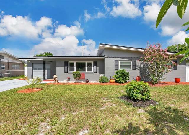 Property at 686 22nd St NW, Winter Haven, FL 33880, 5 beds, 3.5 baths
