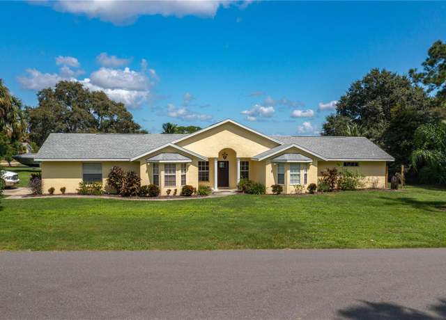 Property at 200 Anderson St NE, Lake Placid, FL 33852, 3 beds, 2 baths