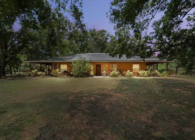Property at 13719 Seminole Trl, Wimauma, FL 33598, 2 beds, 2 baths