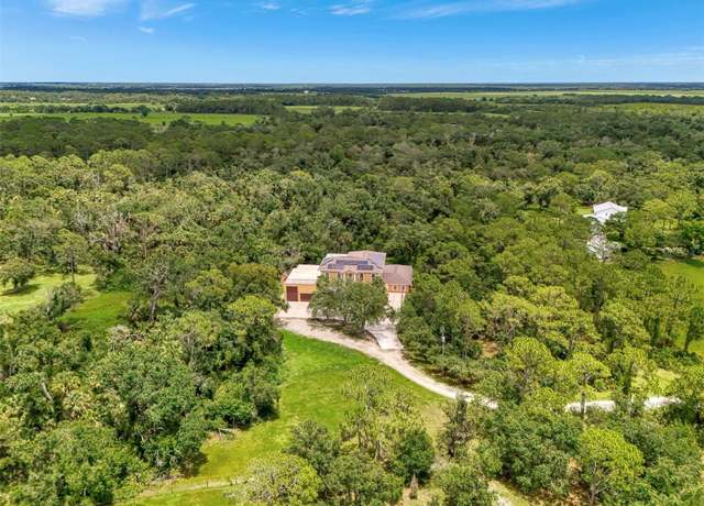 Property at 95 Vic Edwards Rd, Sarasota, FL 34240, 4 beds, 3.5 baths