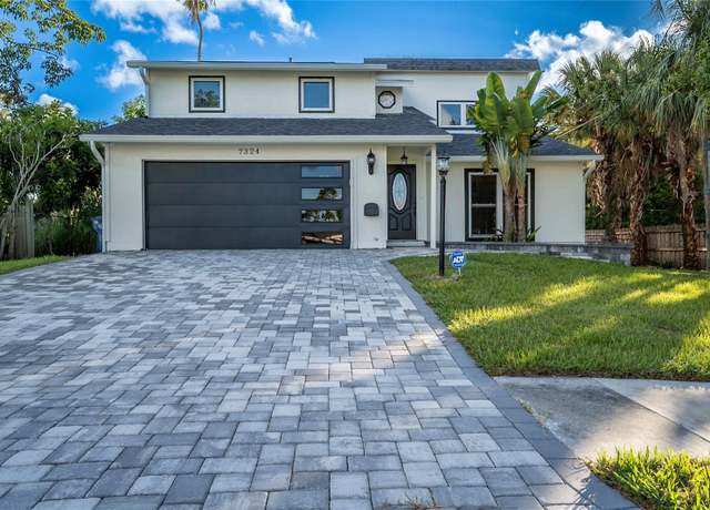 Property at 7324 Phillips St, Sarasota, FL 34243, 3 beds, 2.5 baths