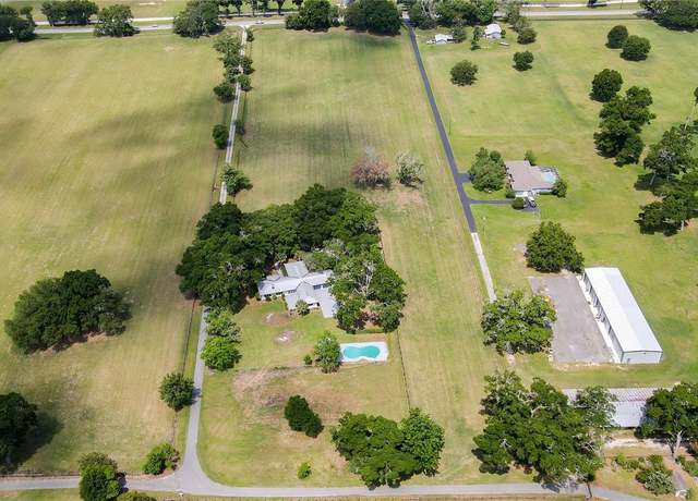 Property at 8375 NE Jacksonville Rd, Ocala, FL 34479, 4 beds, 3 baths