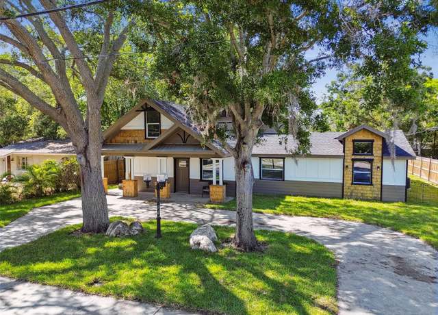 Property at 816 9th Ave SW, Largo, FL 33770, 4 beds, 3 baths