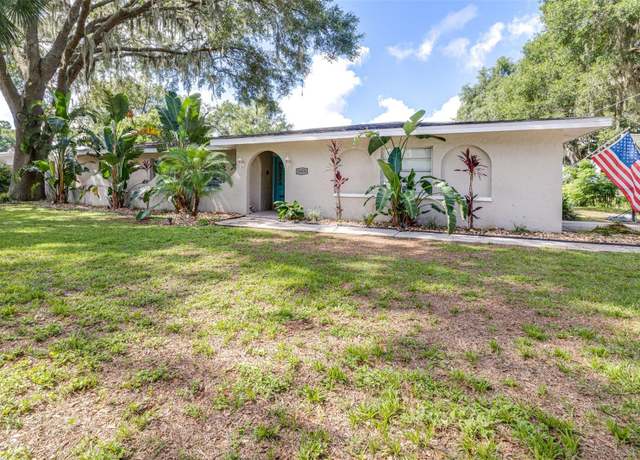 Property at 35836 Lakeshore Dr, Dade City, FL 33525, 4 beds, 3 baths