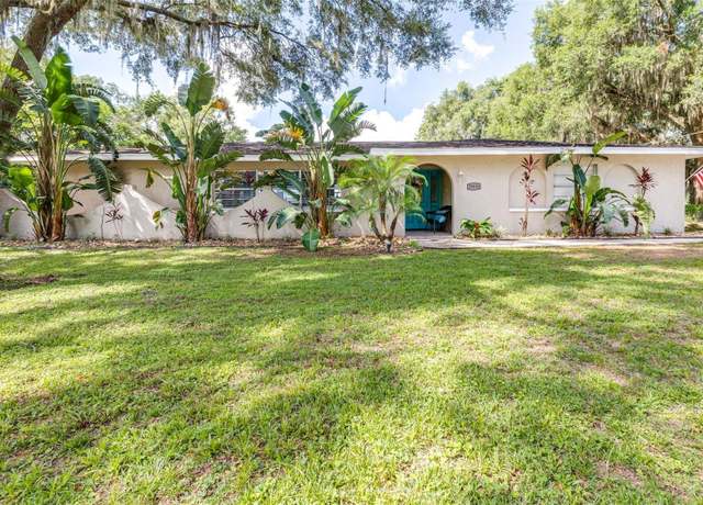 Property at 35836 Lakeshore Dr, Dade City, FL 33525, 4 beds, 3 baths
