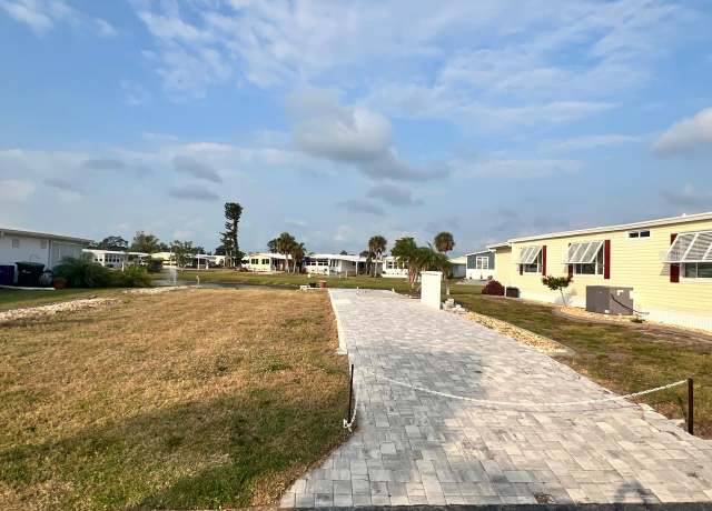 Property at 5 N Buena Vista Ave, Englewood, FL 34223