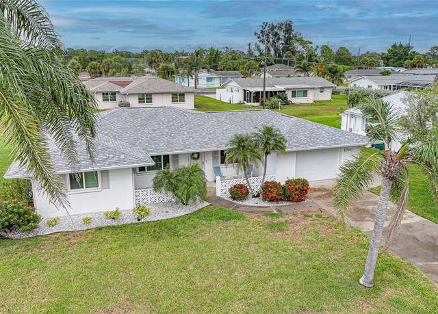 Property at 1710 Loralin Dr, Englewood, FL 34223, 2 beds, 2 baths
