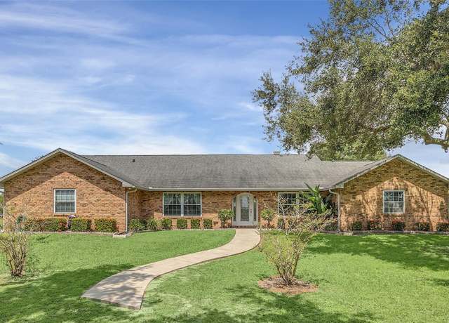 Property at 4147 Boggy Creek Rd, Kissimmee, FL 34744, 3 beds, 2 baths