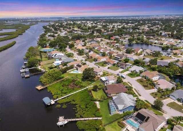 Property at 4844 14th Ave E, Bradenton, FL 34208, 4 beds, 2 baths