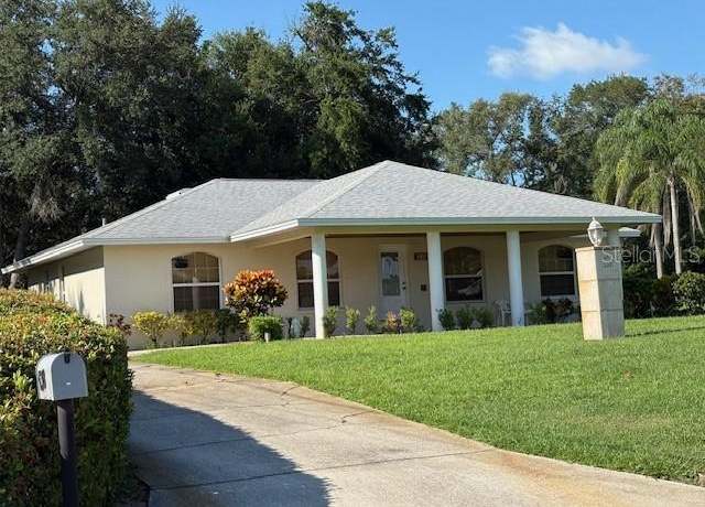 Property at 438 E Polk Ave, Lake Wales, FL 33853, 2 beds, 2 baths