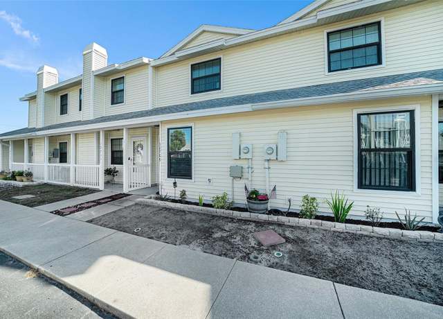 Property at 12709 Raeburn Way, Tampa, FL 33624, 2 beds, 1.5 baths
