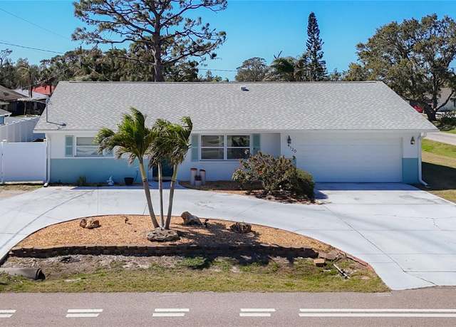 Property at 4120 Shamrock Dr, Venice, FL 34293, 3 beds, 2 baths