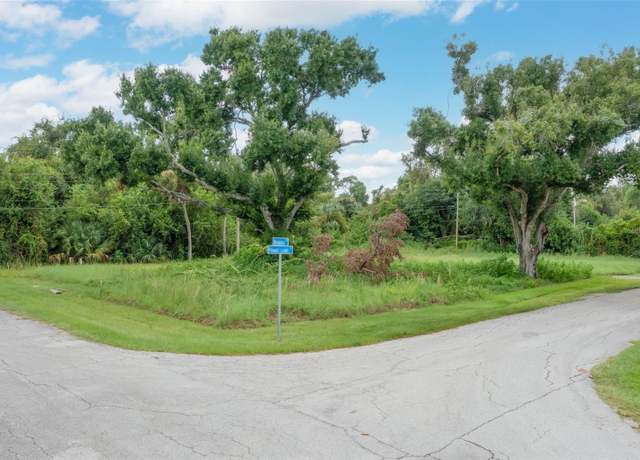 Property at 134 Powell Creek Cir, North Fort Myers, FL 33917