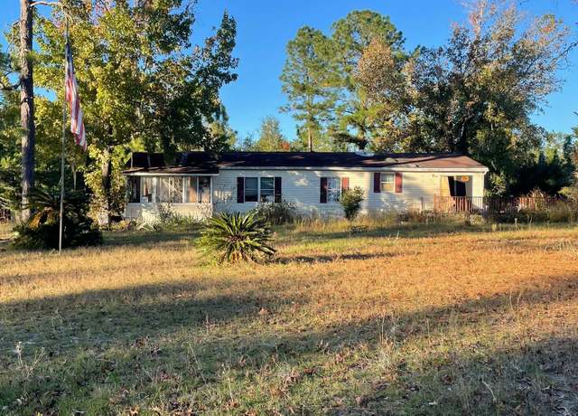 Property at 314 Union Ave, Interlachen, FL 32148, 3 beds, 2 baths