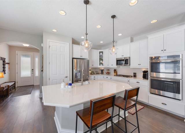 Property at 3991 Mellon Dr, Odessa, FL 33556, 4 beds, 3 baths
