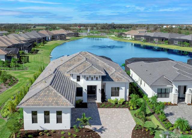 Property at 8367 Sea Glass Ct, Sarasota, FL 34240, 3 beds, 3 baths