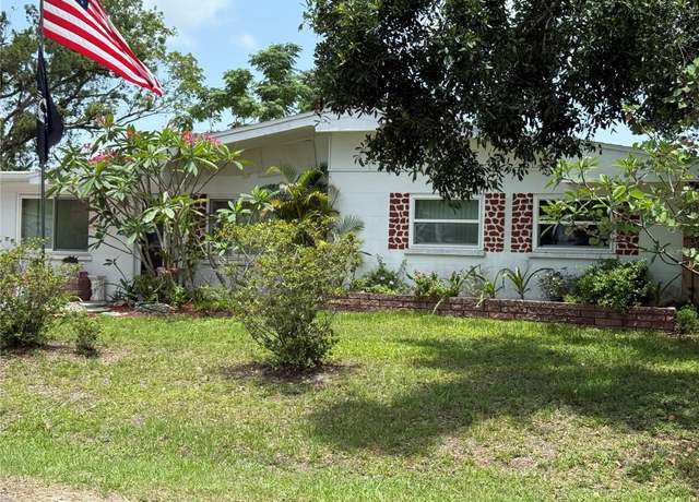 Property at 804 46th Street Ct E, Palmetto, FL 34221, 4 beds, 2 baths