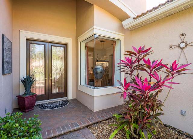 Property at 4740 Carrington Cir, Sarasota, FL 34243, 3 beds, 3 baths