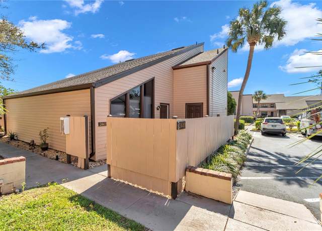 Property at 2447 NE 7th St, Ocala, FL 34470, 1 bed, 1.5 baths