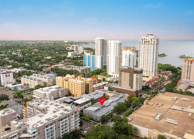 Property at 301 2nd St N #14, St Petersburg, FL 33701, 2 beds, 2.5 baths
